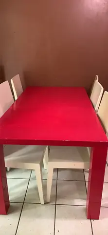 donne table et 6 chaises