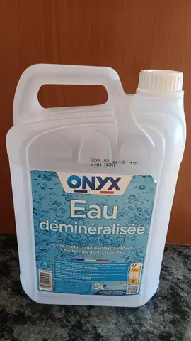 Bidon vide 5 litre ayant eu de l'eau déminéralisée uniquement