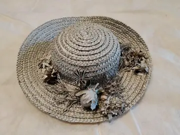 Chapeau paille décoratif argenté