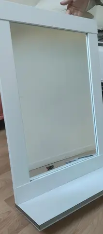 Miroir blanc avec tablette