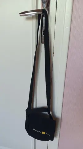 Petit sac en bandoulière noir 14 cm x 17 cm