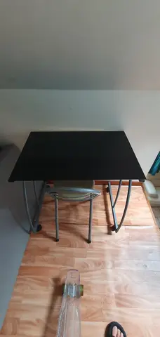 bureau en verre noir