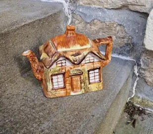 Théière maisonnette