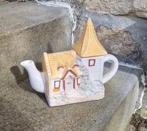 Théière maison ancienne