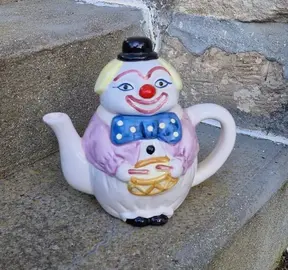 Théière clown cirque