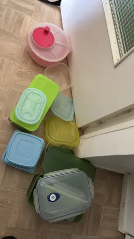 tupperwares avec couvercles