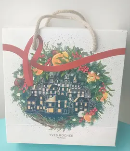 Boîte cadeau Yves Rocher