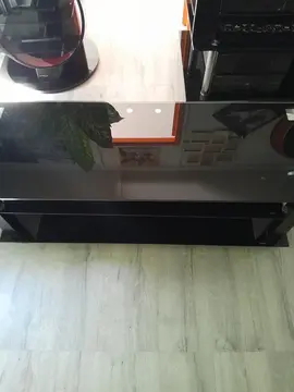 Donne trois meuble tv bon état