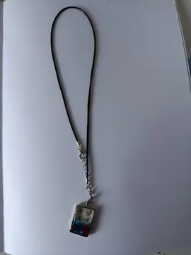 collier en résine