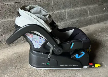 Cosy Chicco et sa base isofix