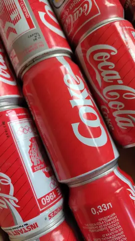 collection de canettes de coca cola