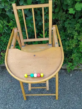 Chaise haute en bois