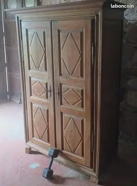 Armoire ancienne à restaurer