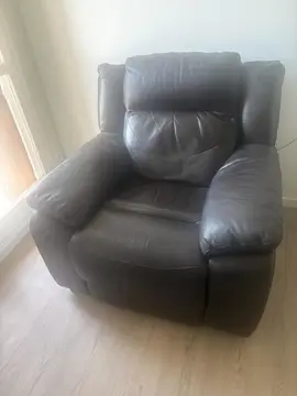 Fauteuil relaxation cuir marron avec USB – bon état