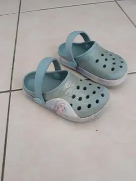crocs