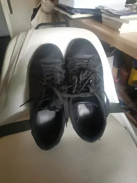 Baskets noires t. 38,5