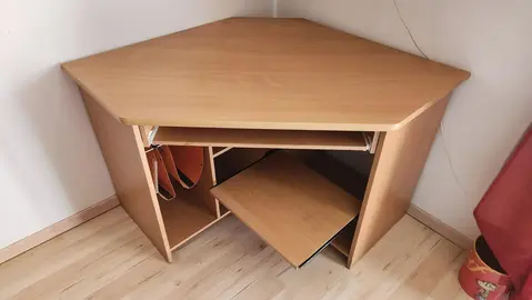 Bureau d'angle.