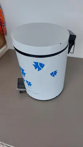 POUBELLE SALLE DE BAIN