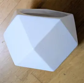 Cache pot 2