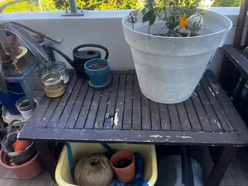 table et tabouret de jardin en bois