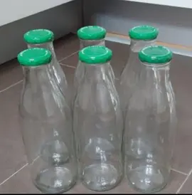 7 bouteilles en verre