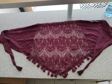 echarpe triangulaire dentelle