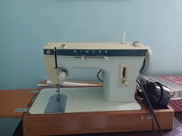machine a coudre electrique SINGER 257