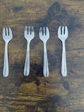 4 fourchettes à huîtres