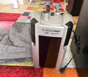 Donne sur Chatillon Set aquarium 110 litres+ meuble full équipé (valeur à date 700€)
