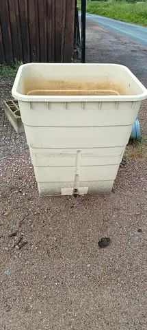 cuve 300 litre pour stockage non liquide