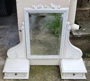 Miroir et ses tiroirs