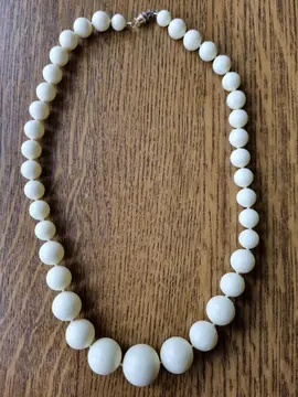 Collier couleur crème