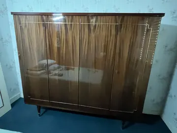 armoire en bois