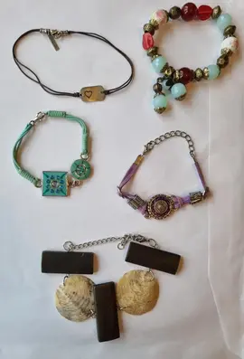 Lot 5 Bracelets