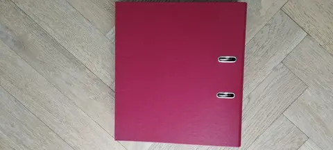 classeur couleur framboise
