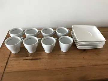 8 TASSES A CAFE (Expresso) RICHARD + 7 SOUS TASSES.
