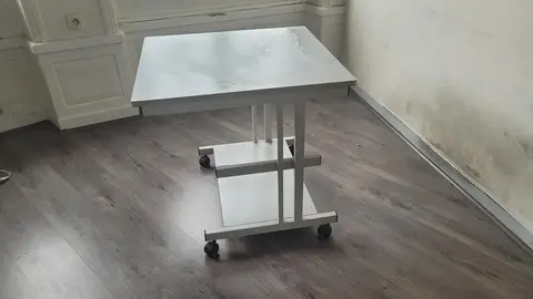 Grand buffet, meuble TV, bureau à roulettes