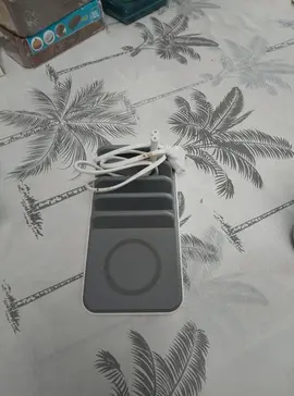station de rechargement de téléphone.