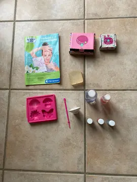 Coffret parfums et cosmétiques pour enfant