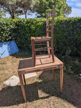 Table avec tiroir et chaise en bois