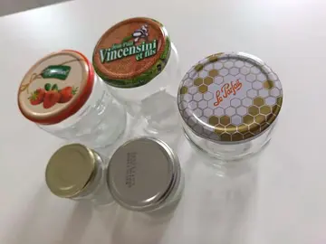 5 pots pour confitures propres