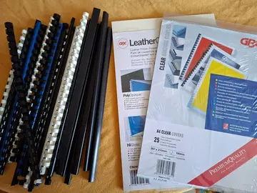 Matériel pour relier des dossiers