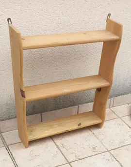 étagère en pin