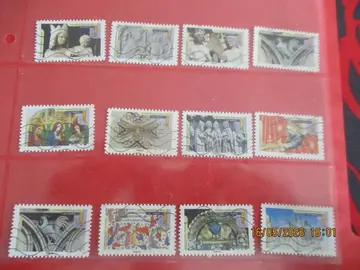 12 timbres oblitérés France - art gothique
