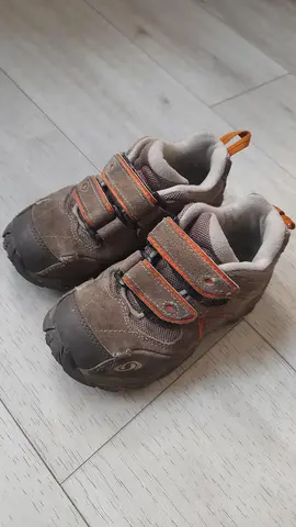chaussure de marche Salomon taille 27