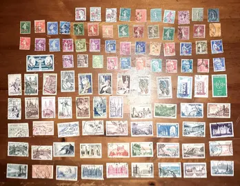 LOT 21 : 100 timbres FRANCE