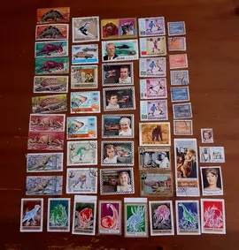 LOT 23 : 51 timbres EMIRATS ARABES