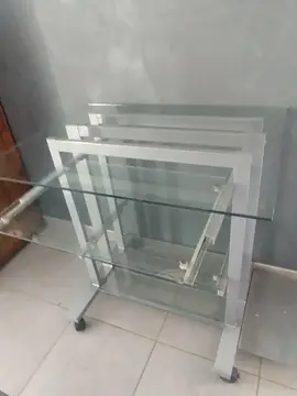 Bureau vitré à roulettes