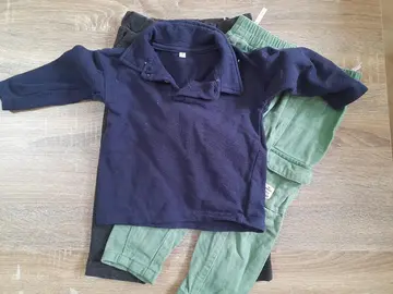 2 pantalons et 1 pull T 86 cm