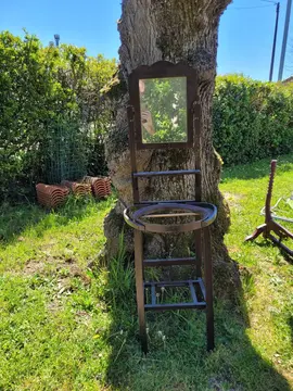 Petit meuble nécessaire de toilette (très ancien)